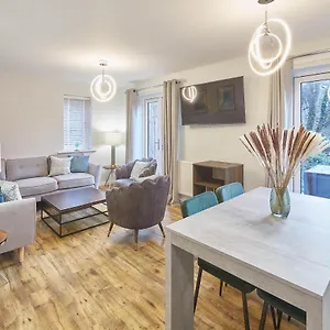  Holiday home Host & - High Tide